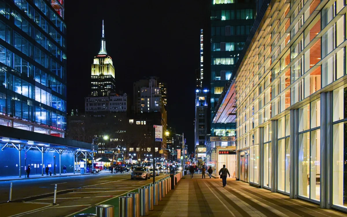 L'éclairage dans la conception des espaces publics : comment l'éclairage urbain peut influencer la qualité de vie des citoyens et l'efficacité énergétique des villes